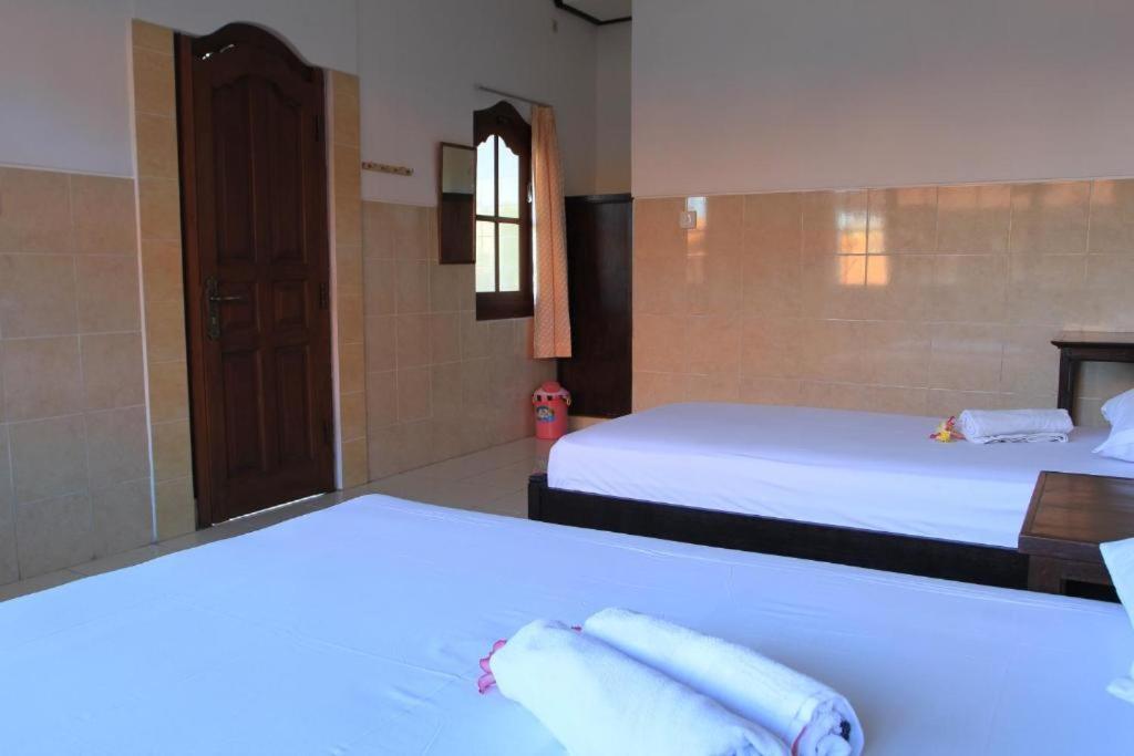 Cempaka 3 Losmen Kuta Lombok Exterior foto