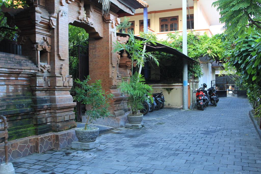 Cempaka 3 Losmen Kuta Lombok Exterior foto