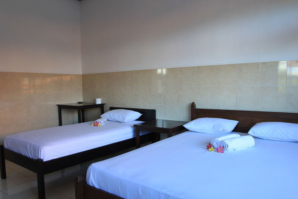 Cempaka 3 Losmen Kuta Lombok Exterior foto